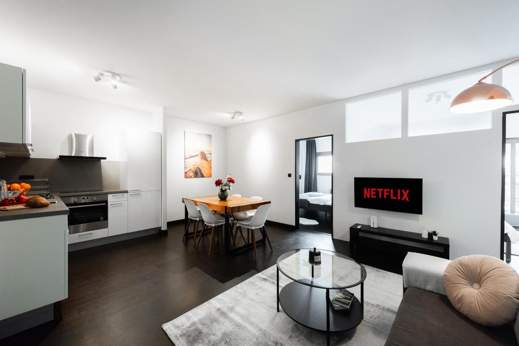 Spacious Apartments Near Karlin Square Prague Ngoại thất bức ảnh