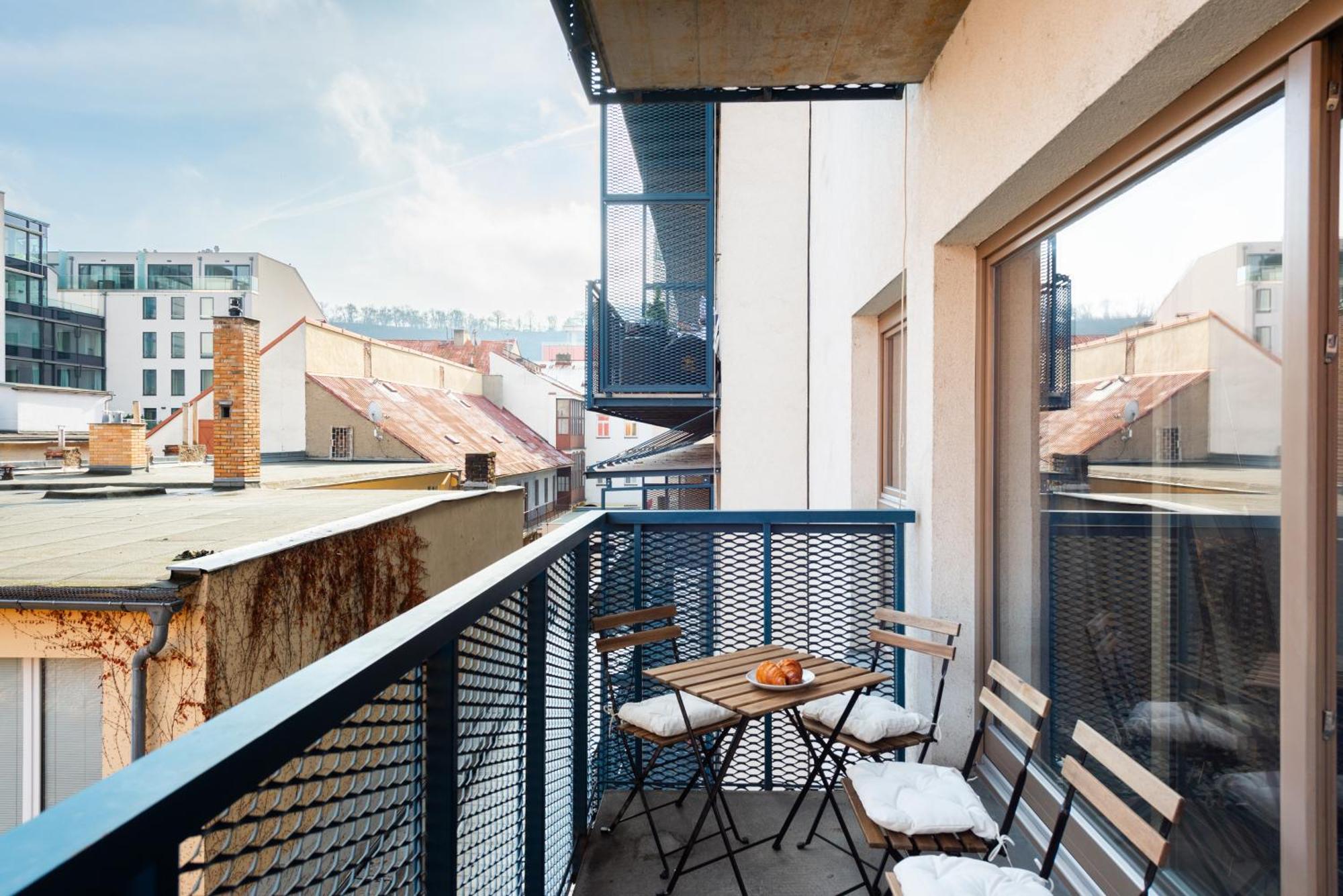 Spacious Apartments Near Karlin Square Prague Ngoại thất bức ảnh