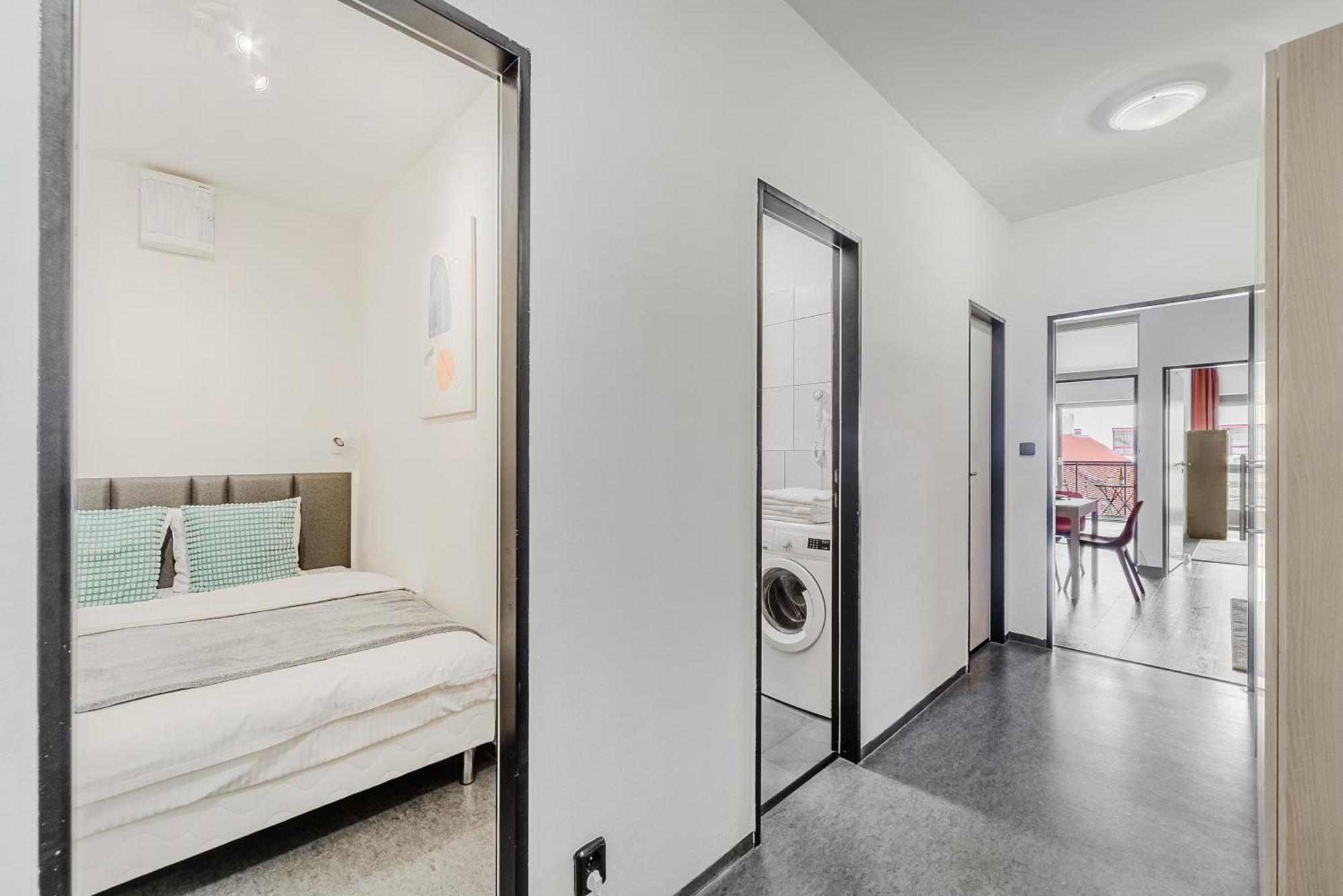 Spacious Apartments Near Karlin Square Prague Ngoại thất bức ảnh
