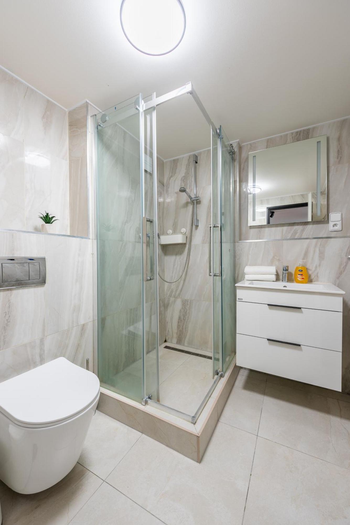 Spacious Apartments Near Karlin Square Prague Ngoại thất bức ảnh